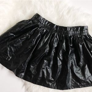 NWT The Hanger Faux Leather Pleated Mini Skirt
